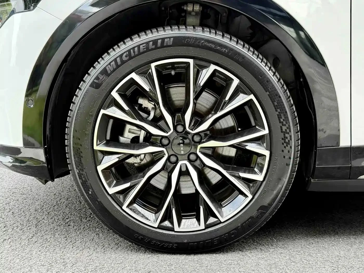 Zeekr 7X, снимка 7 - Автомобили и джипове - 56686012