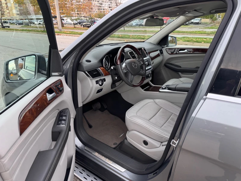 Mercedes-Benz ML 500 4MATIC Sport* Обслужен* ПЕРФЕКТЕН, снимка 11 - Автомобили и джипове - 52399707