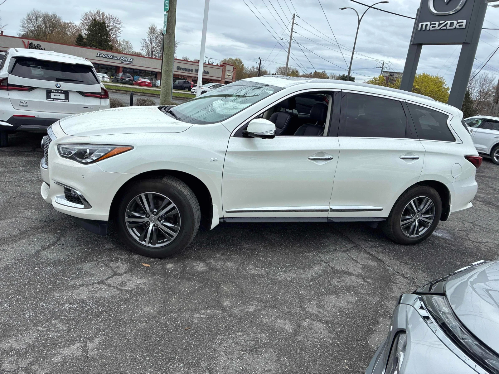 Infiniti QX60 CARFAX * АВТО КРЕДИТ * ПРОГНОЗНА ЦЕНА ДО БГ * , снимка 3 - Автомобили и джипове - 54623821