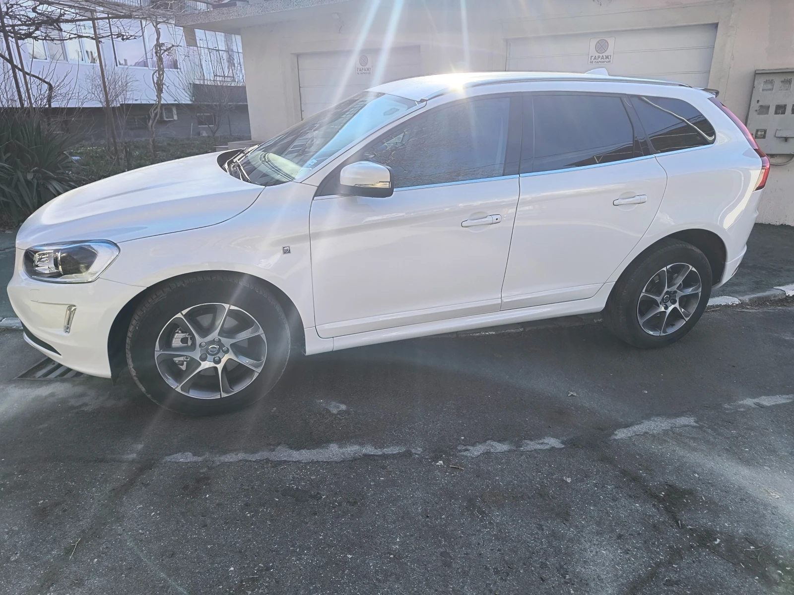 Volvo XC60 2.4/D5/215k.c/AWD 4x4 Moto-Pfohe, снимка 2 - Автомобили и джипове - 54859265