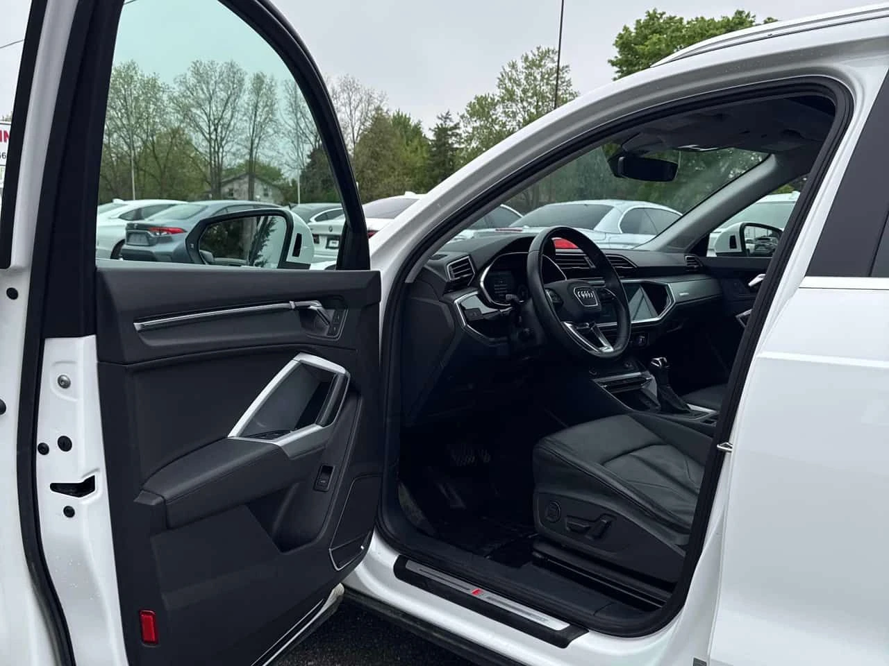 Audi Q3 * Technik * CARFAX * ОПЦИЯ ЗА ФИНАНСИРАНЕ * , снимка 10 - Автомобили и джипове - 55580574