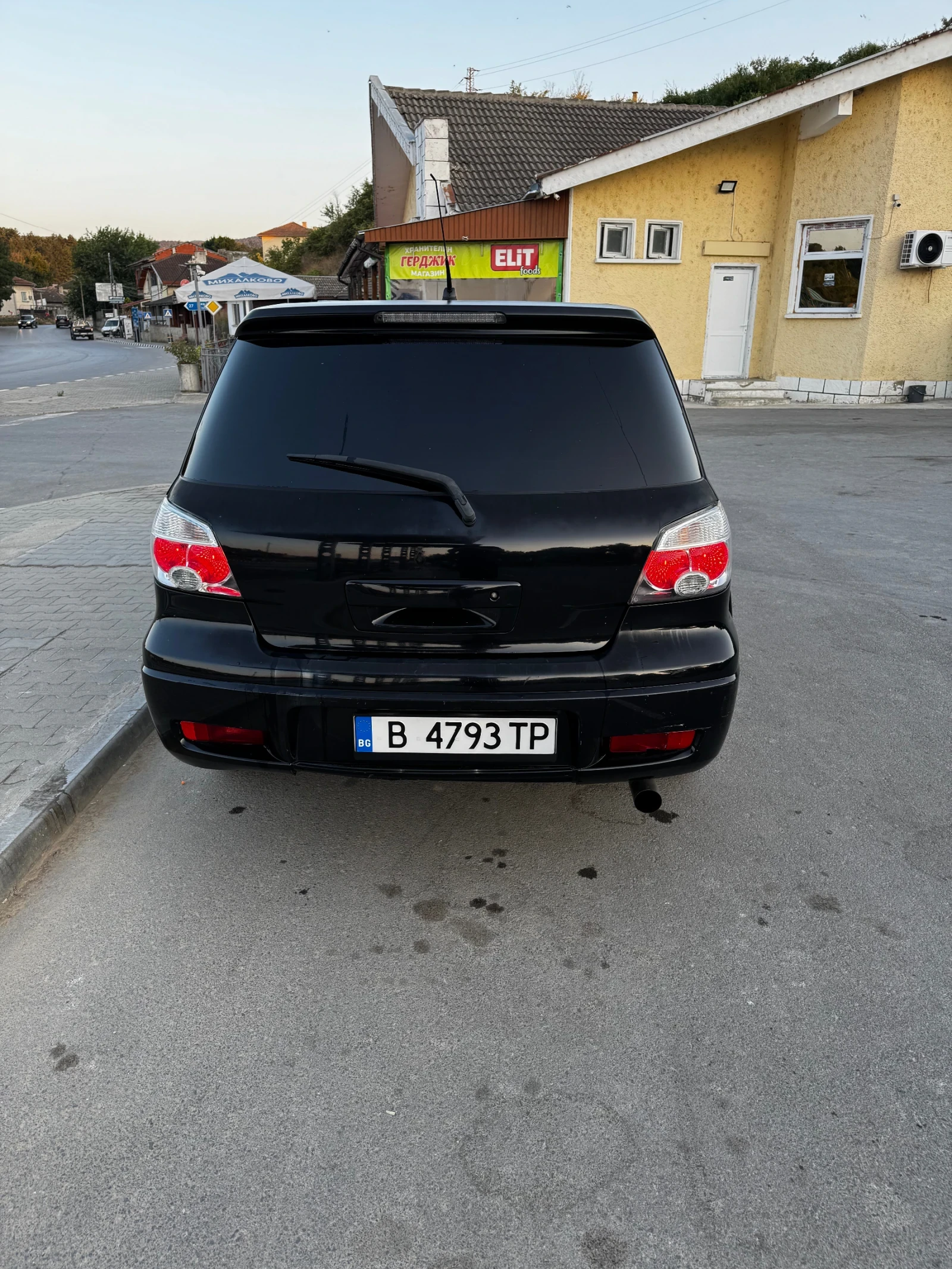 Mitsubishi Outlander, снимка 4 - Автомобили и джипове - 55610576