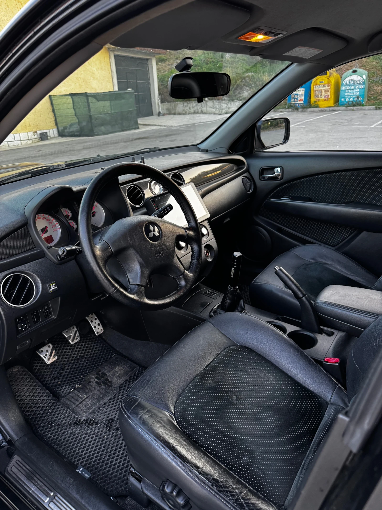 Mitsubishi Outlander, снимка 7 - Автомобили и джипове - 55610576