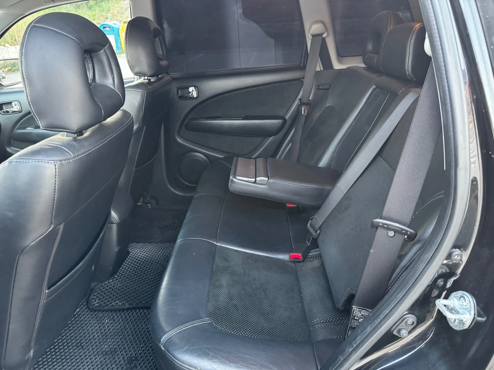 Mitsubishi Outlander, снимка 8 - Автомобили и джипове - 55610576