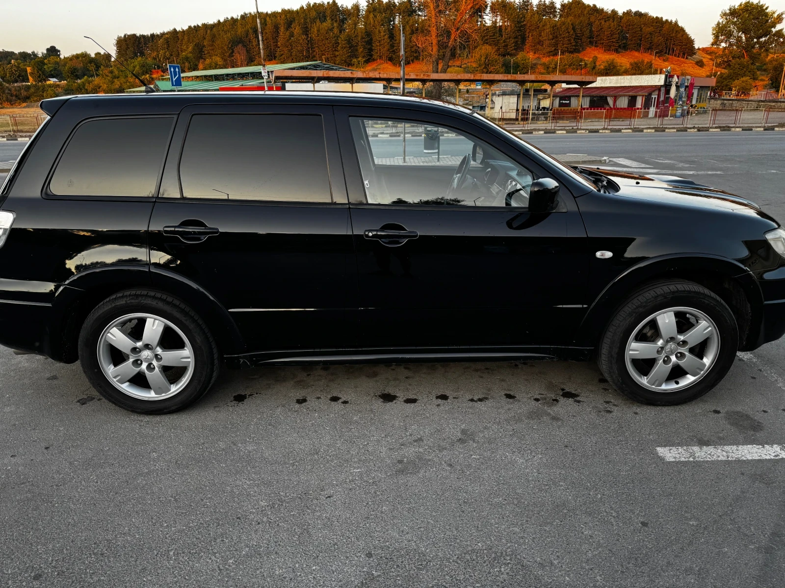 Mitsubishi Outlander, снимка 3 - Автомобили и джипове - 55610576