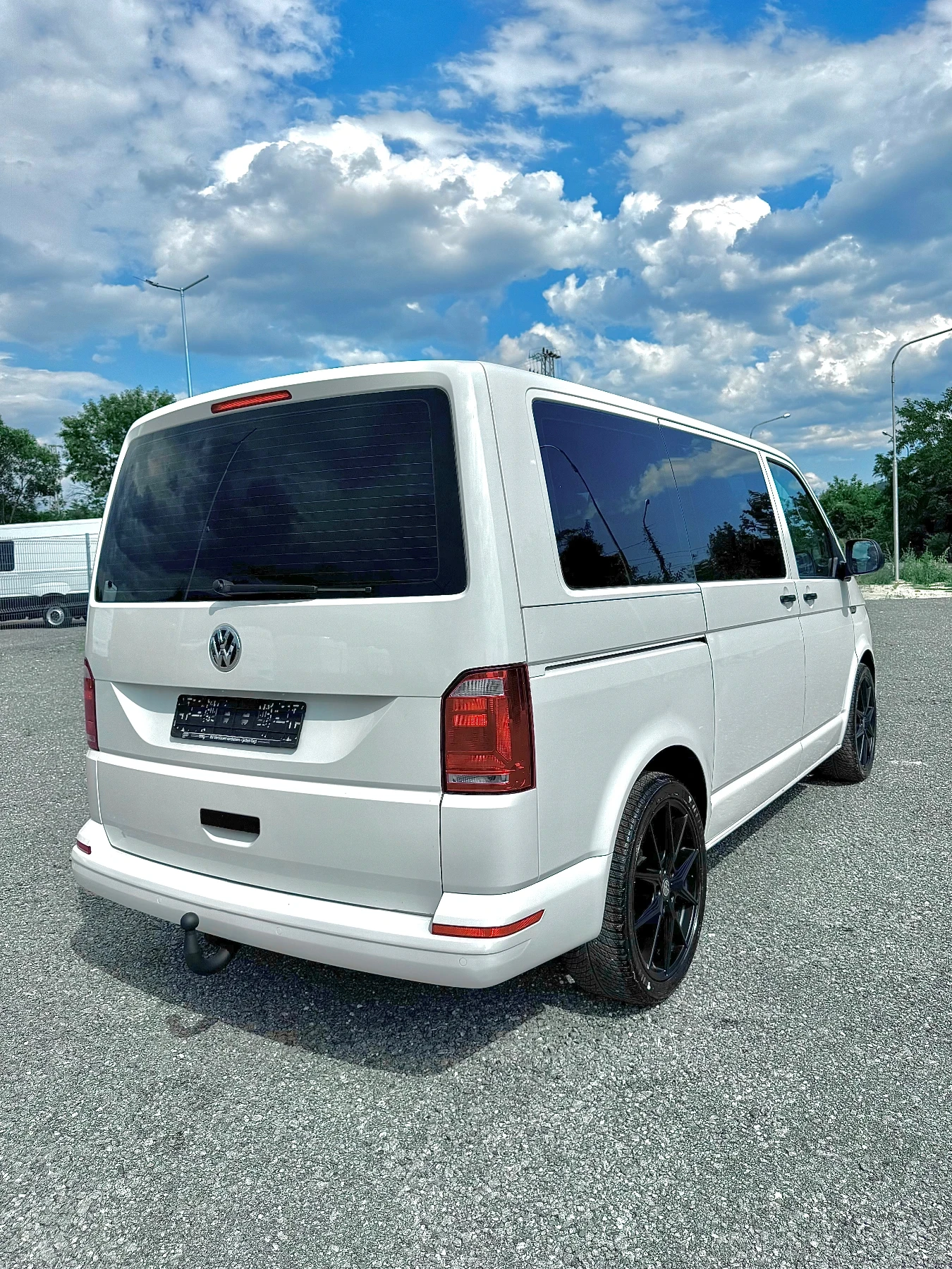 VW Multivan T6 2.0 TDI ! CARAVELLE ! 8+ 1, 2х Клима, Нови гуми, снимка 6 - Бусове и автобуси - 55287187