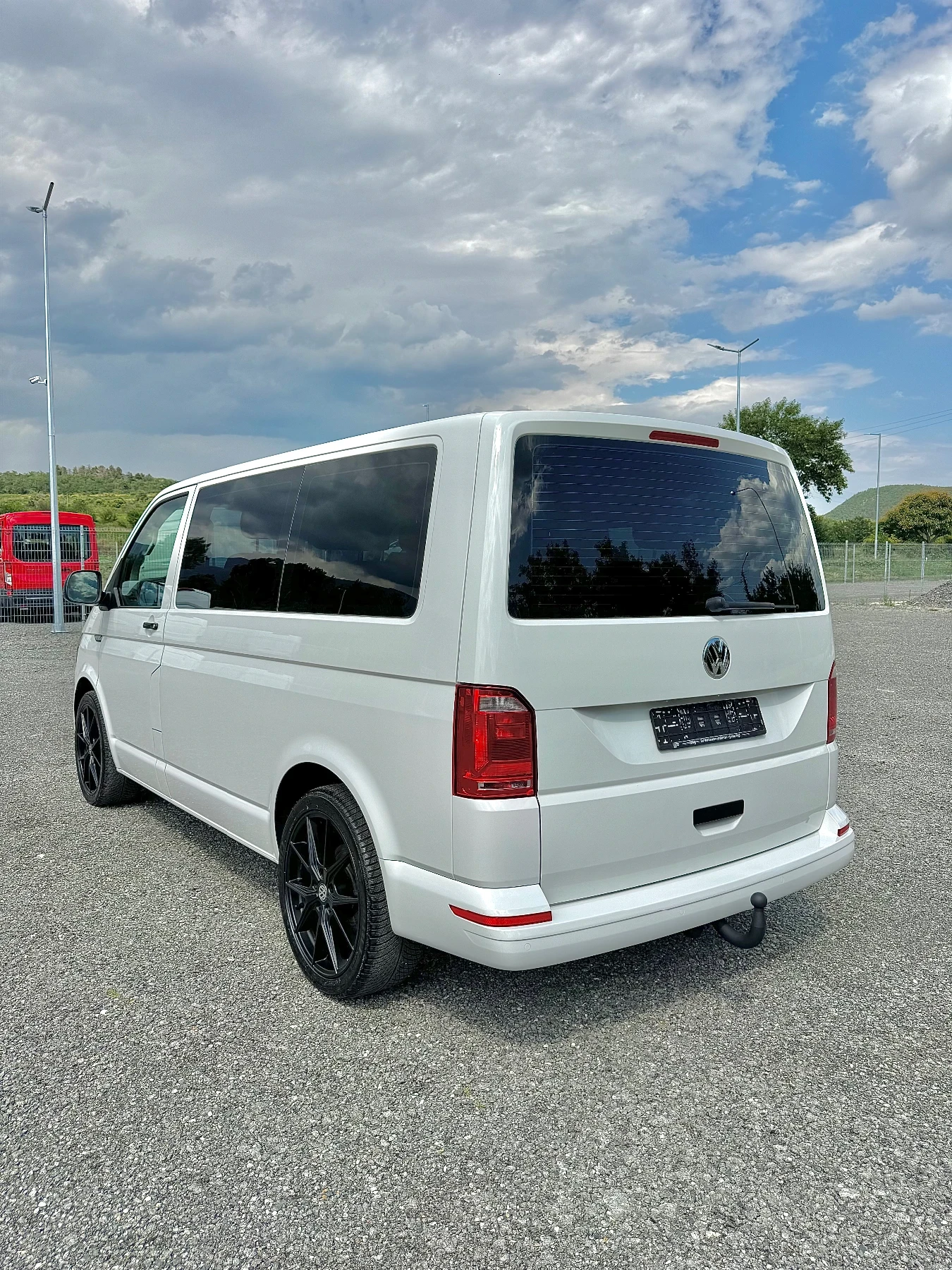 VW Multivan T6 2.0 TDI ! CARAVELLE ! 8+ 1, 2х Клима, Нови гуми, снимка 7 - Бусове и автобуси - 55287187
