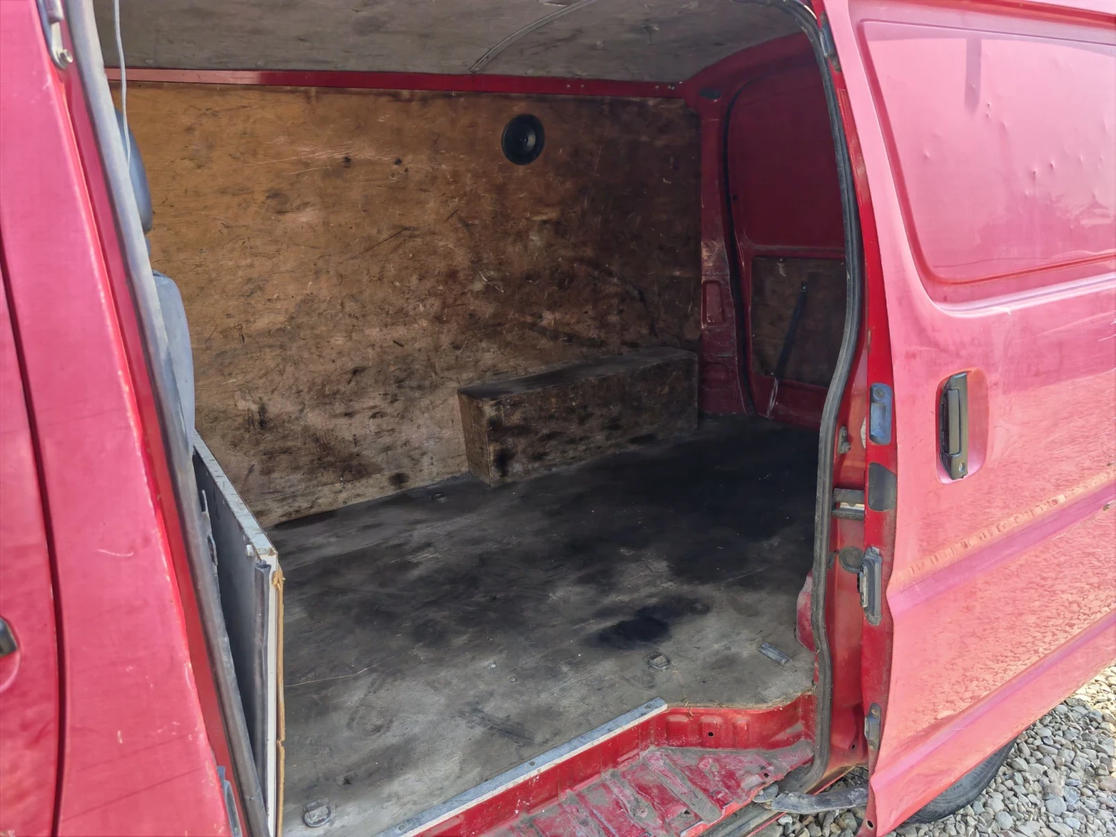 Toyota Hiace 2.4D 90к.с., снимка 14 - Бусове и автобуси - 55711800