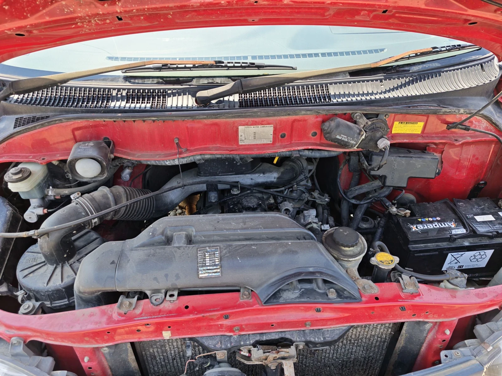 Toyota Hiace 2.4D 90к.с., снимка 16 - Бусове и автобуси - 55711800