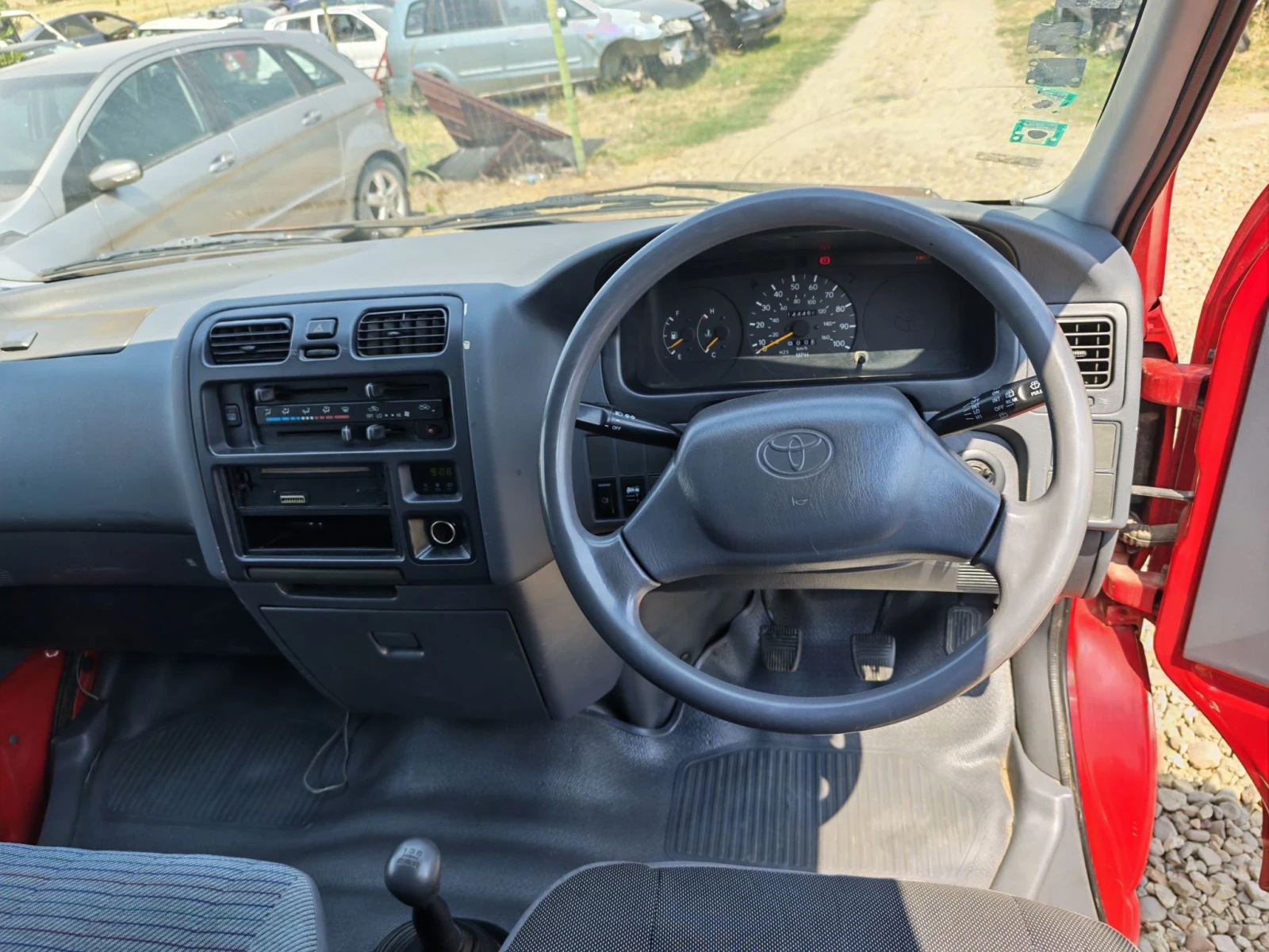 Toyota Hiace 2.4D 90к.с., снимка 9 - Бусове и автобуси - 55711800