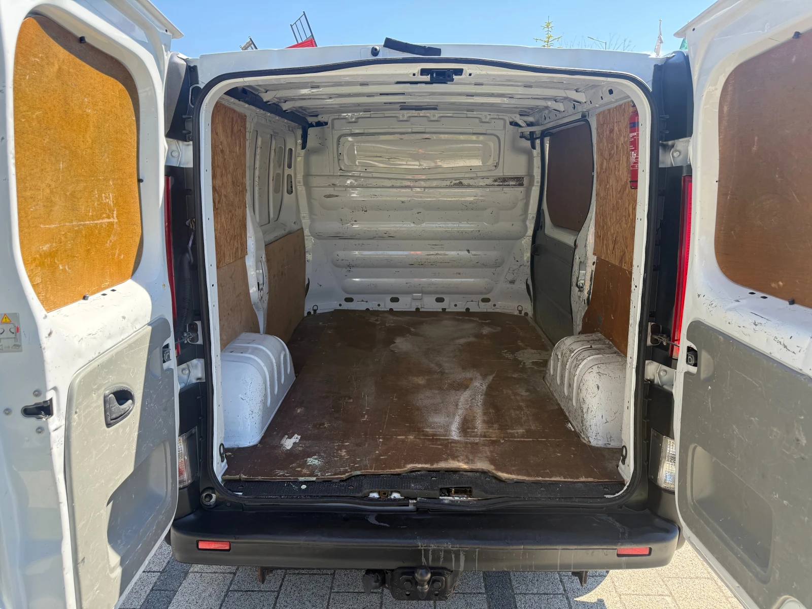 Opel Vivaro 2.0CDTI Клима L1H1 , снимка 16 - Бусове и автобуси - 56138614