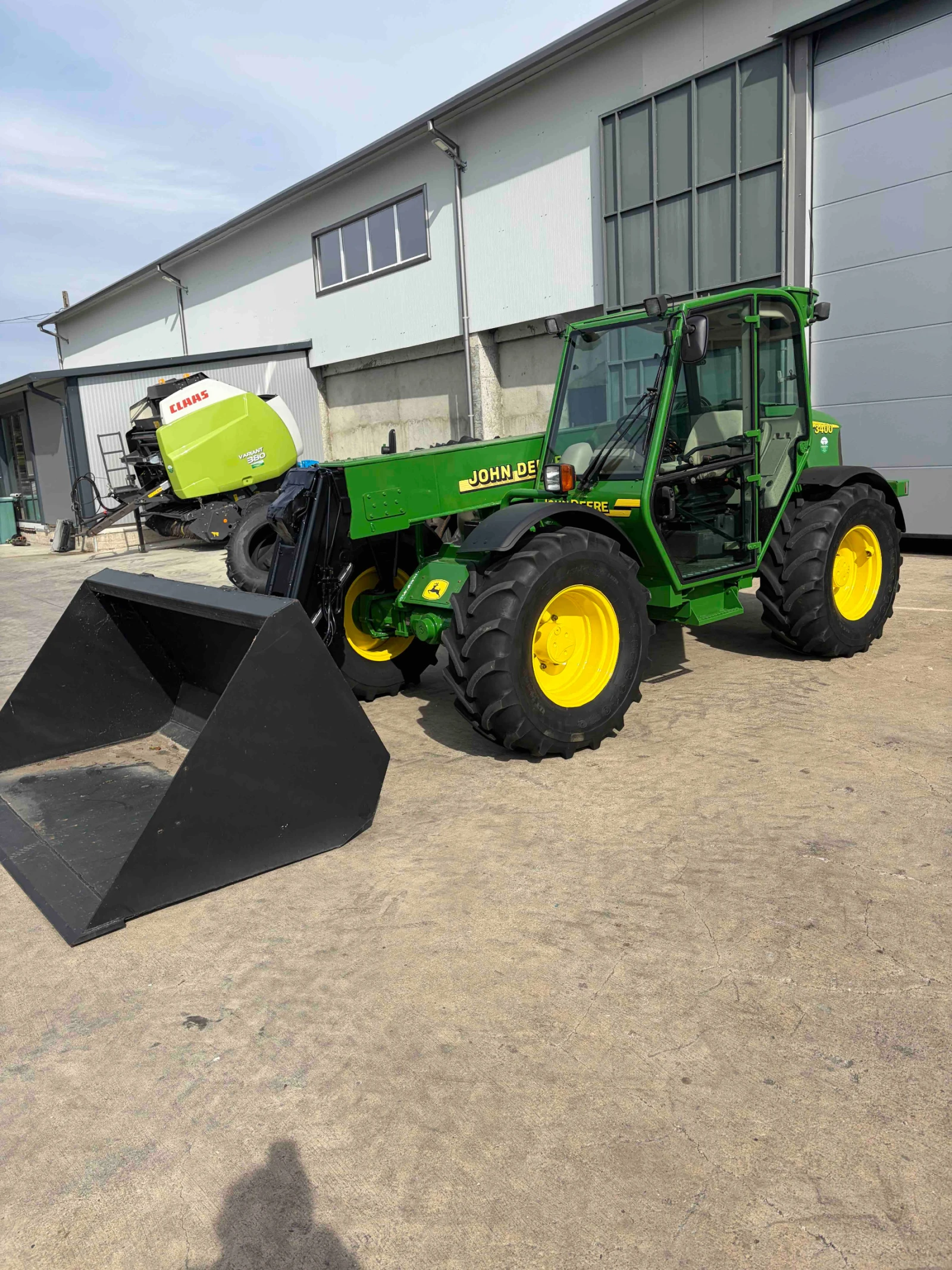 Телескопичен товарач John Deere 3400