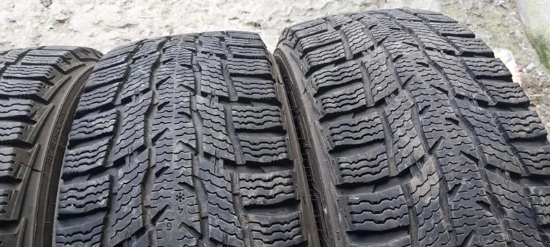 Гуми Зимни 205/65R16, снимка 4 - Гуми и джанти - 35130302