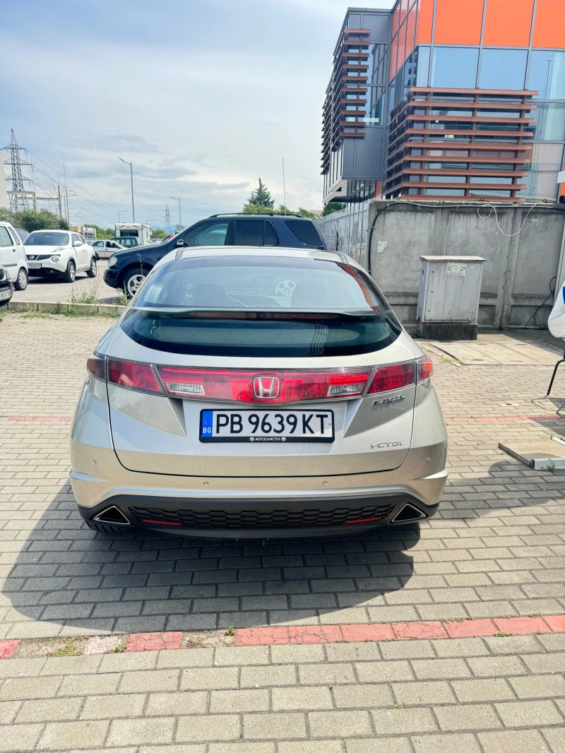 Honda Civic 2.2 i-CTDi подгрев , панорама , парктроник, снимка 4 - Автомобили и джипове - 47165633