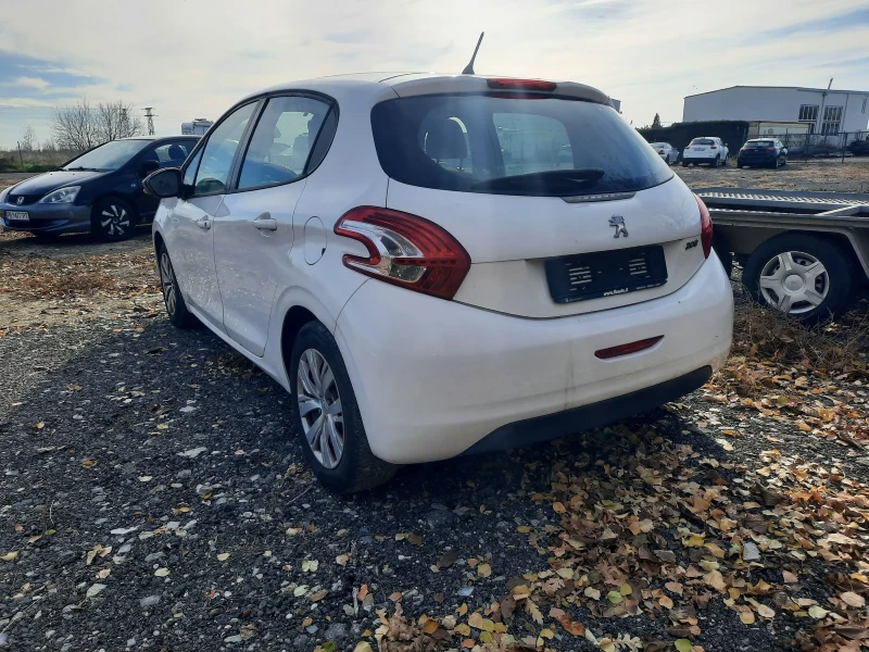 Peugeot 208 За ремонт, снимка 3 - Автомобили и джипове - 48135445