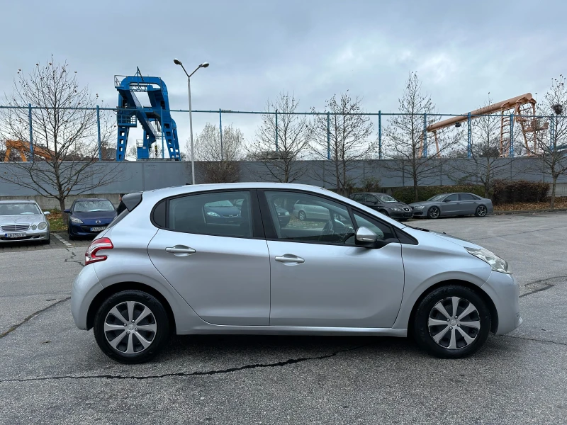 Peugeot 208 1.4d 68 к.с., снимка 5 - Автомобили и джипове - 48251282