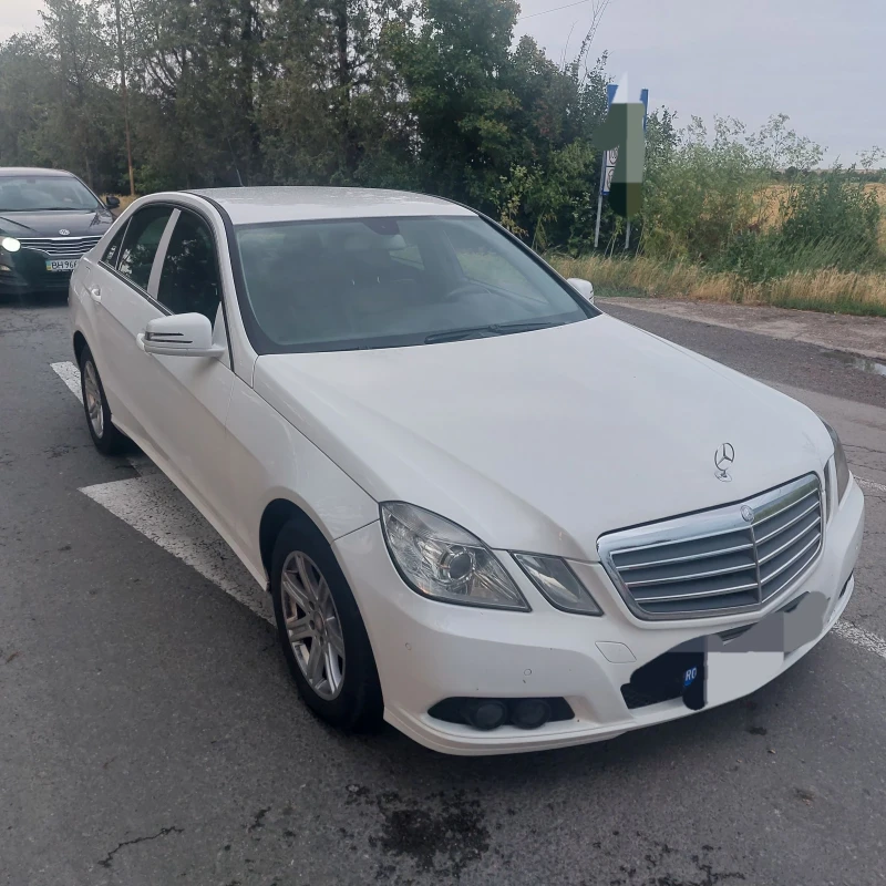 Mercedes-Benz E 200 2.2 CDI, снимка 12 - Автомобили и джипове - 52703521