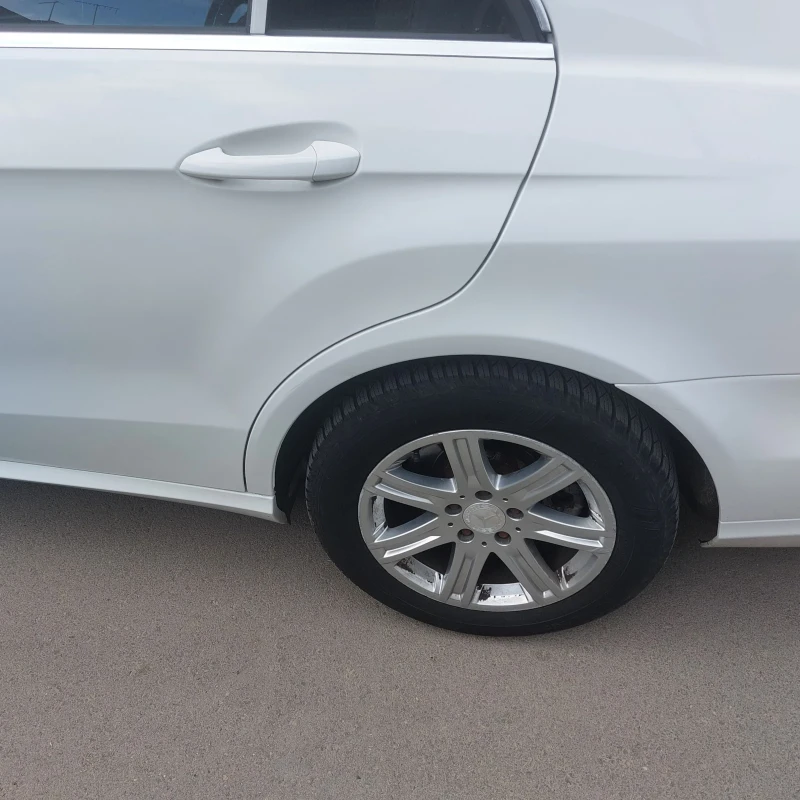 Mercedes-Benz E 200 2.2 CDI, снимка 10 - Автомобили и джипове - 52703521