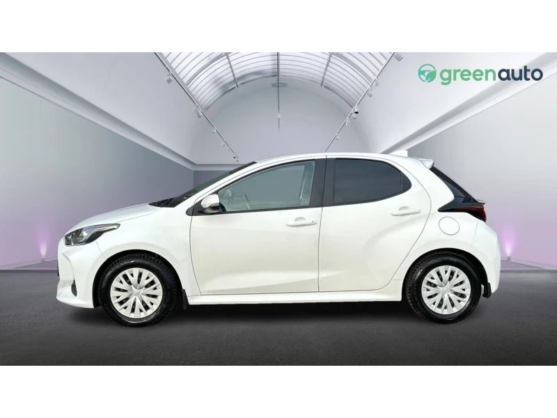 Toyota Yaris 1.5i M/T, Месечна вноска от 344 лв., снимка 3 - Автомобили и джипове - 52893492
