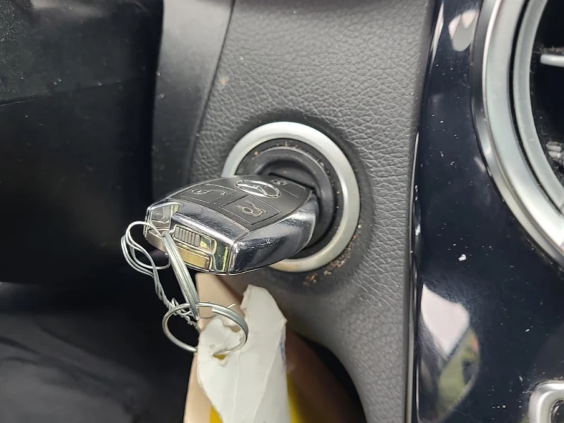 Mercedes-Benz C 300 * CARFAX * ЦЕНА ДО БГ, снимка 9 - Автомобили и джипове - 52996347