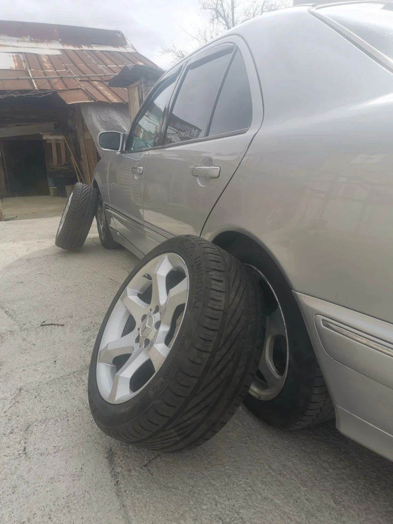 Mercedes-Benz E 270, снимка 10 - Автомобили и джипове - 53279167