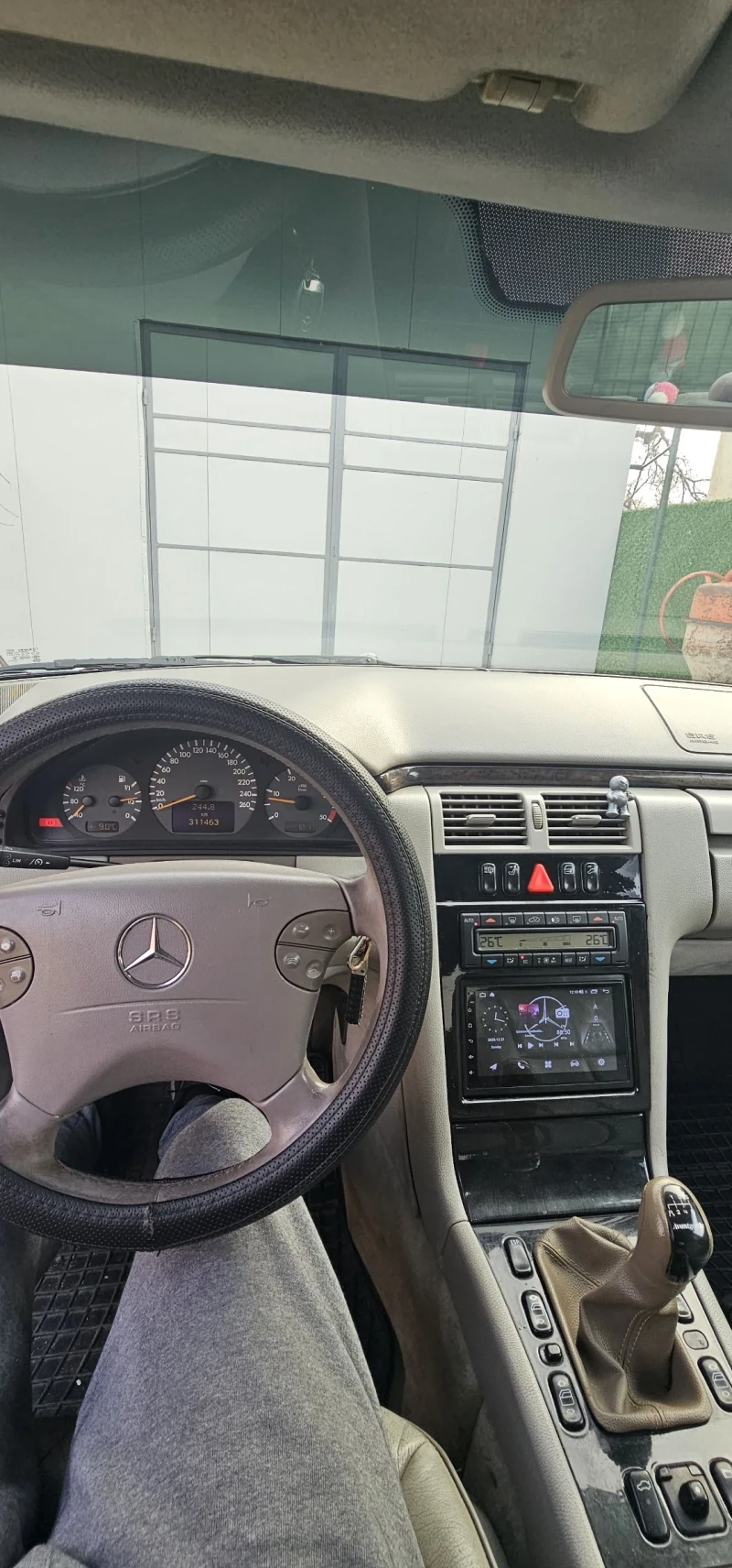 Mercedes-Benz E 270, снимка 8 - Автомобили и джипове - 53279167