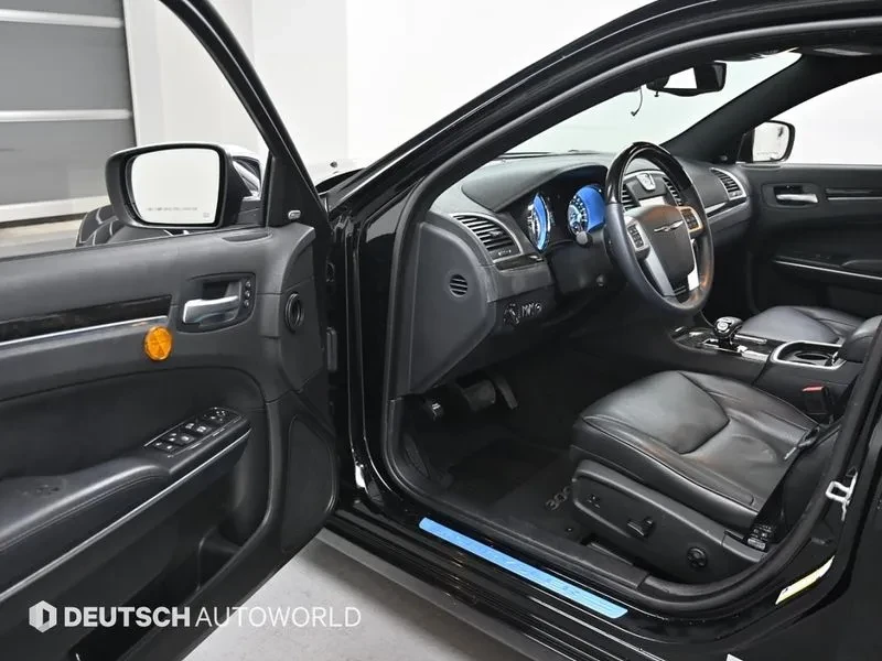 Chrysler 300c 3.6, снимка 11 - Автомобили и джипове - 54326117