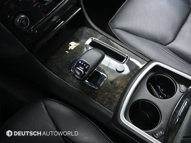 Chrysler 300c 3.6, снимка 9 - Автомобили и джипове - 54326117