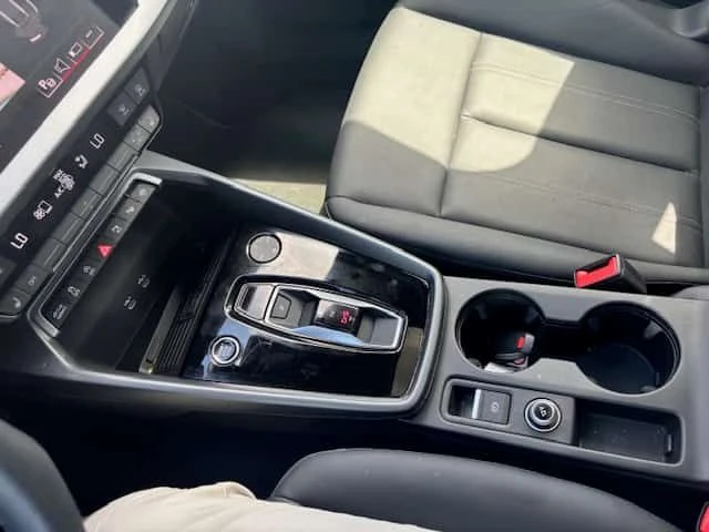 Audi A3 * TFSI quattro * CARFAX * ПАНО * KEYLESS * ПОДГРЕВ, снимка 9 - Автомобили и джипове - 54831966