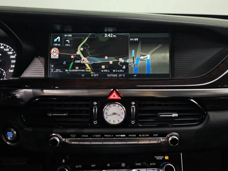 Genesis G90 3.3 Automatic, снимка 12 - Автомобили и джипове - 55598968