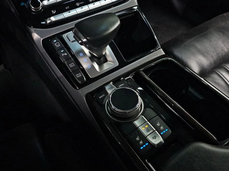 Genesis G90 3.3 Automatic, снимка 11 - Автомобили и джипове - 55598968
