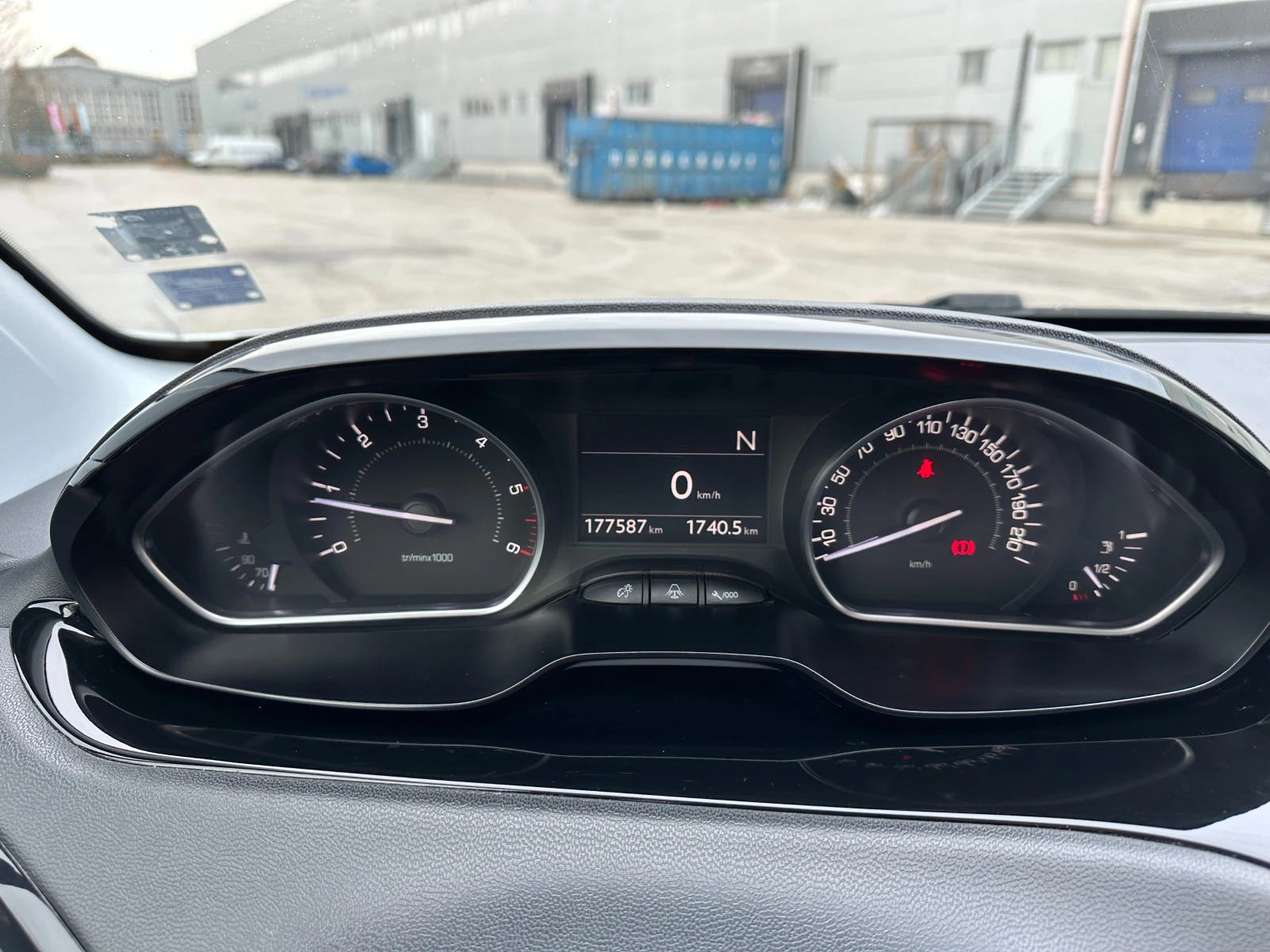 Peugeot 208 1.4d Автоматик | Mobile.bg — изображение 16