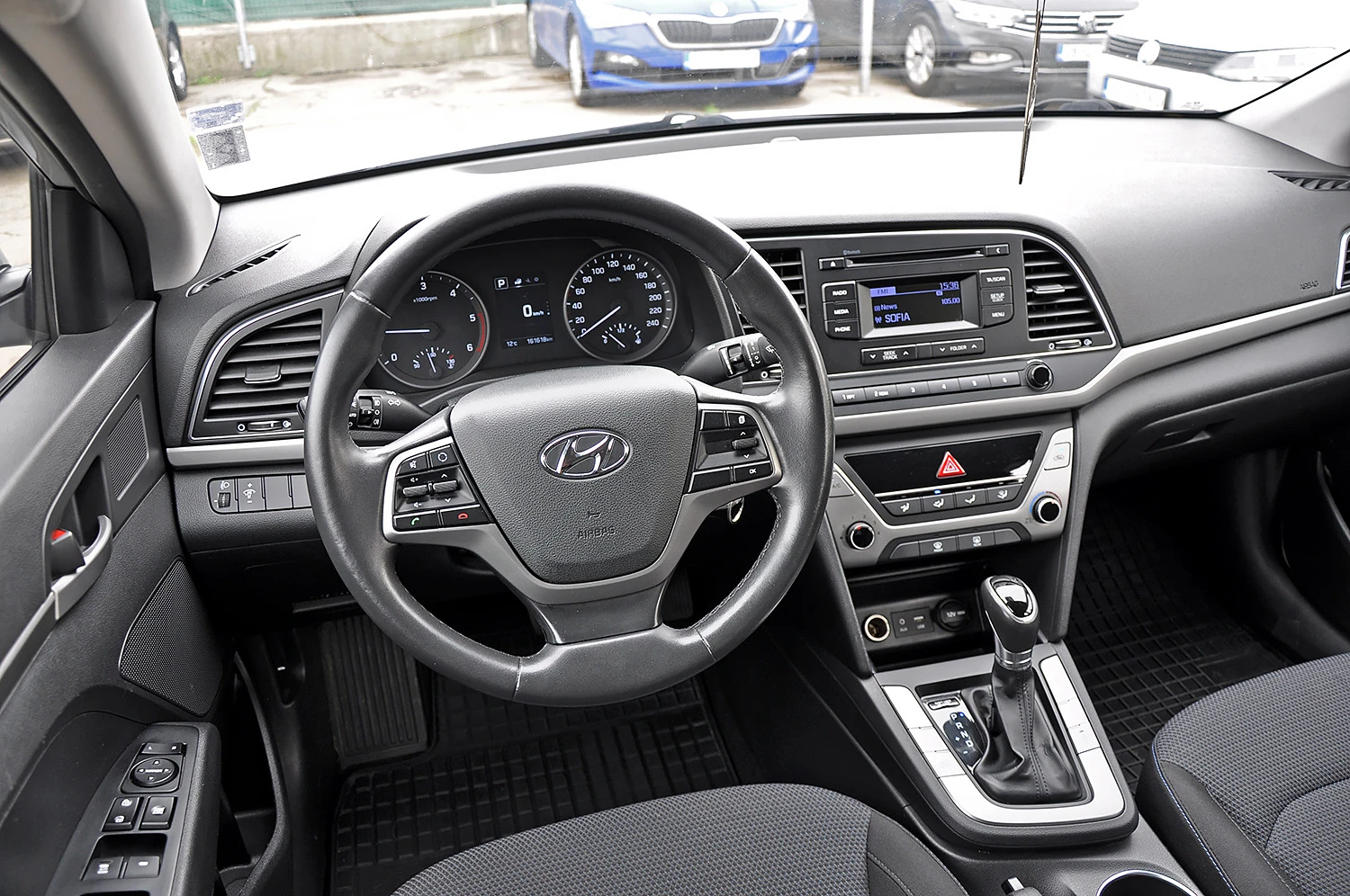 Hyundai Elantra 1.6 CRDi Automatic - изображение 8