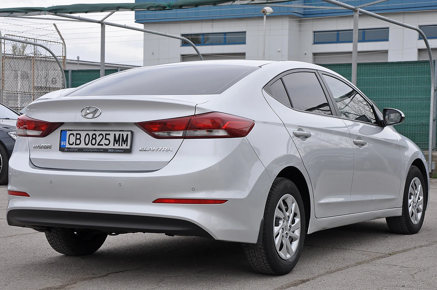 Hyundai Elantra 1.6 CRDi Automatic - изображение 4