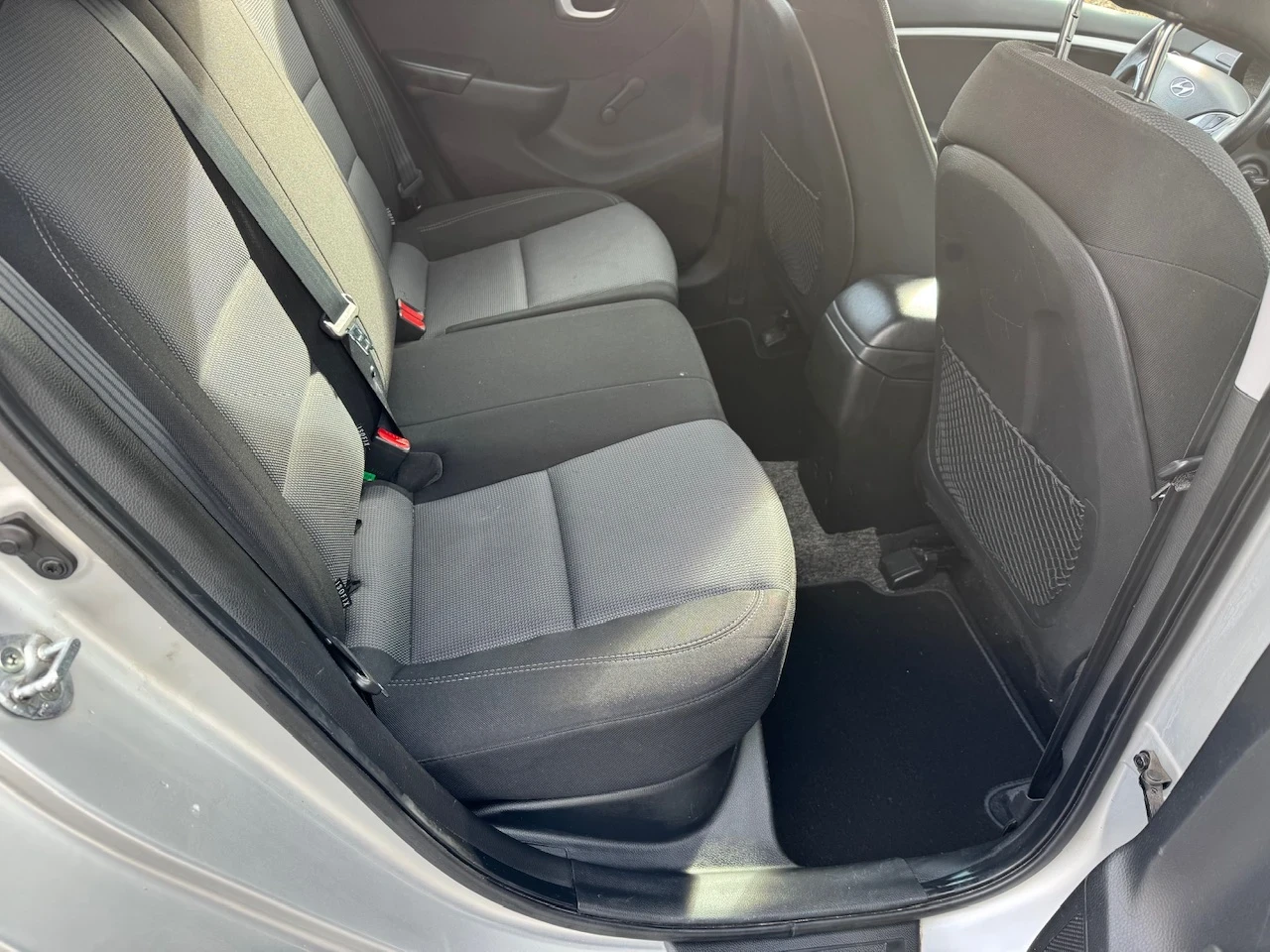 Hyundai I30 1.6i 135��/���������/��� ���/141400�� | Mobile.bg � ����������� 12