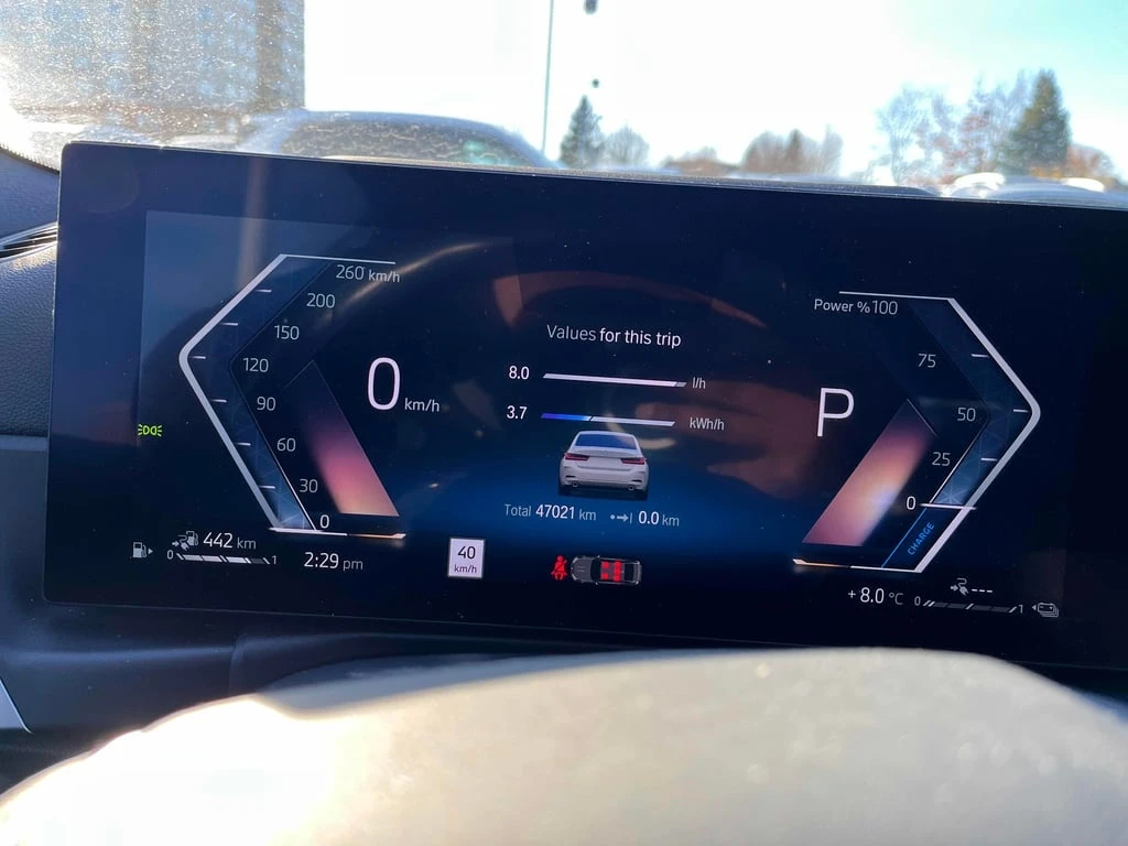 BMW 330 * 330e xDrive * CARFAX * БЕЗ ПЪРВОНАЧАЛНА ВНОСКА - изображение 8