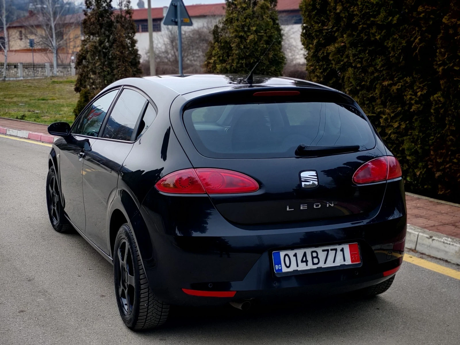 Seat Leon 1.9TDI(105)* BLACK-EDITION* XENON* НОВ ВНОС*  - изображение 5