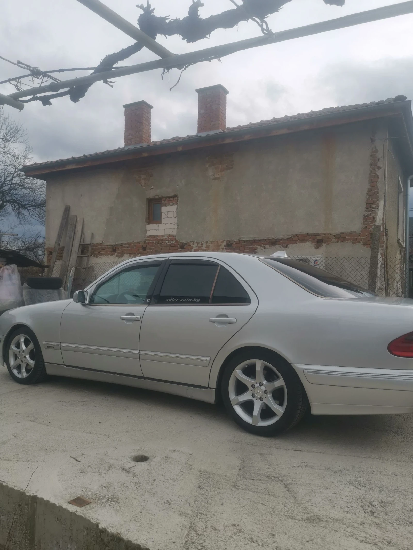 Mercedes-Benz E 270  - изображение 2