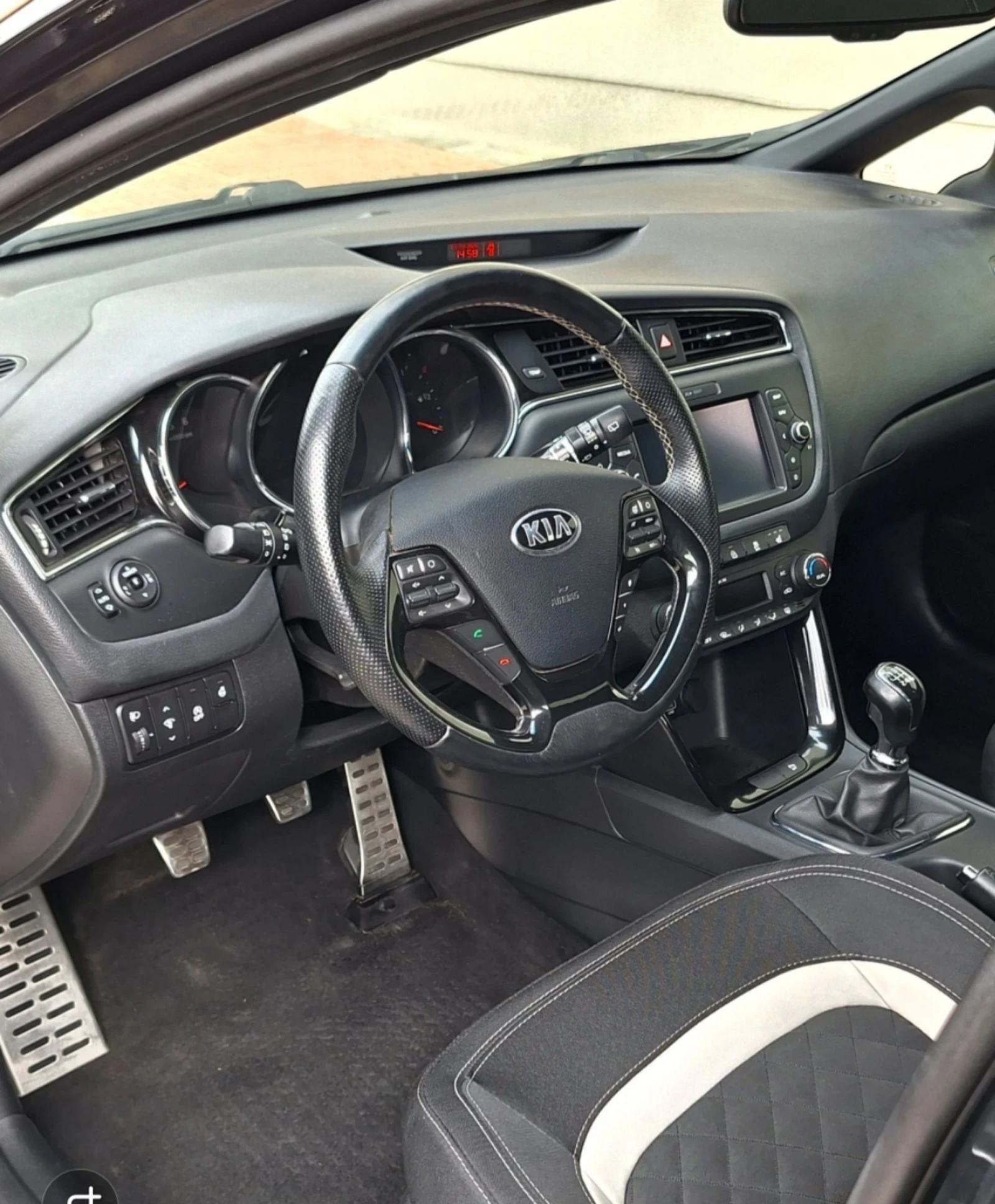 Kia Ceed GT-Line - изображение 8