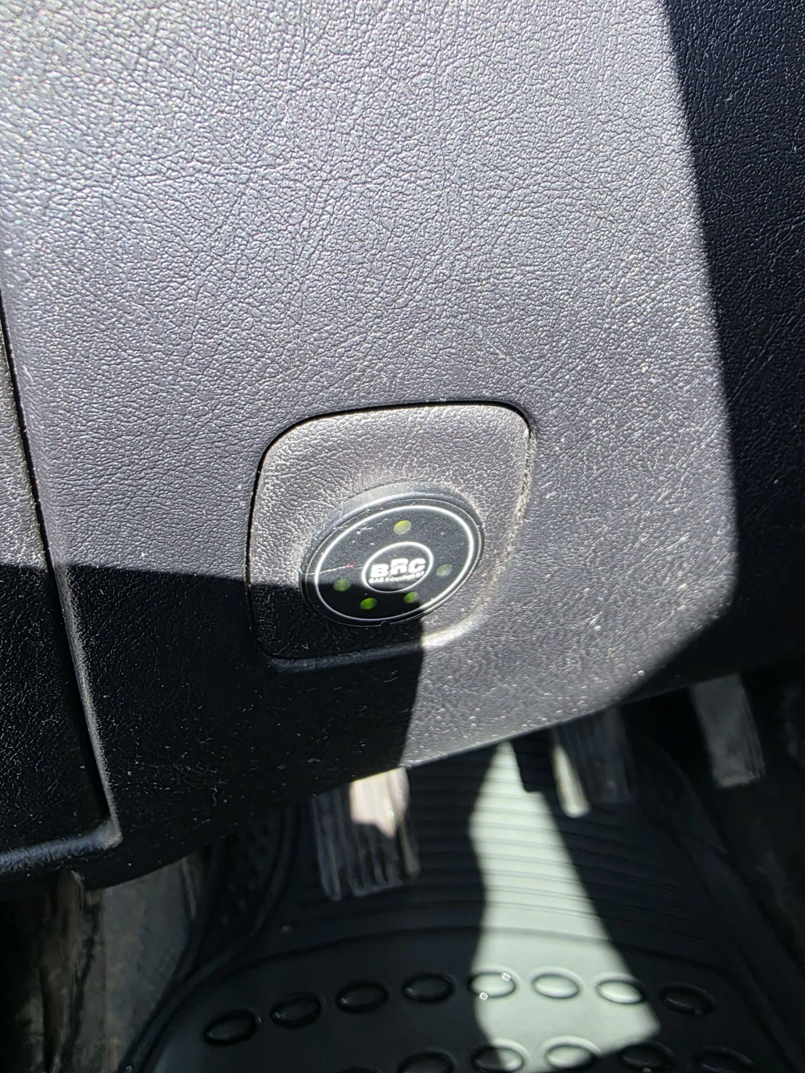 Mitsubishi Space star 1.3 ! газов инжекцион работещ климатик !, снимка 11 - Автомобили и джипове - 53825964