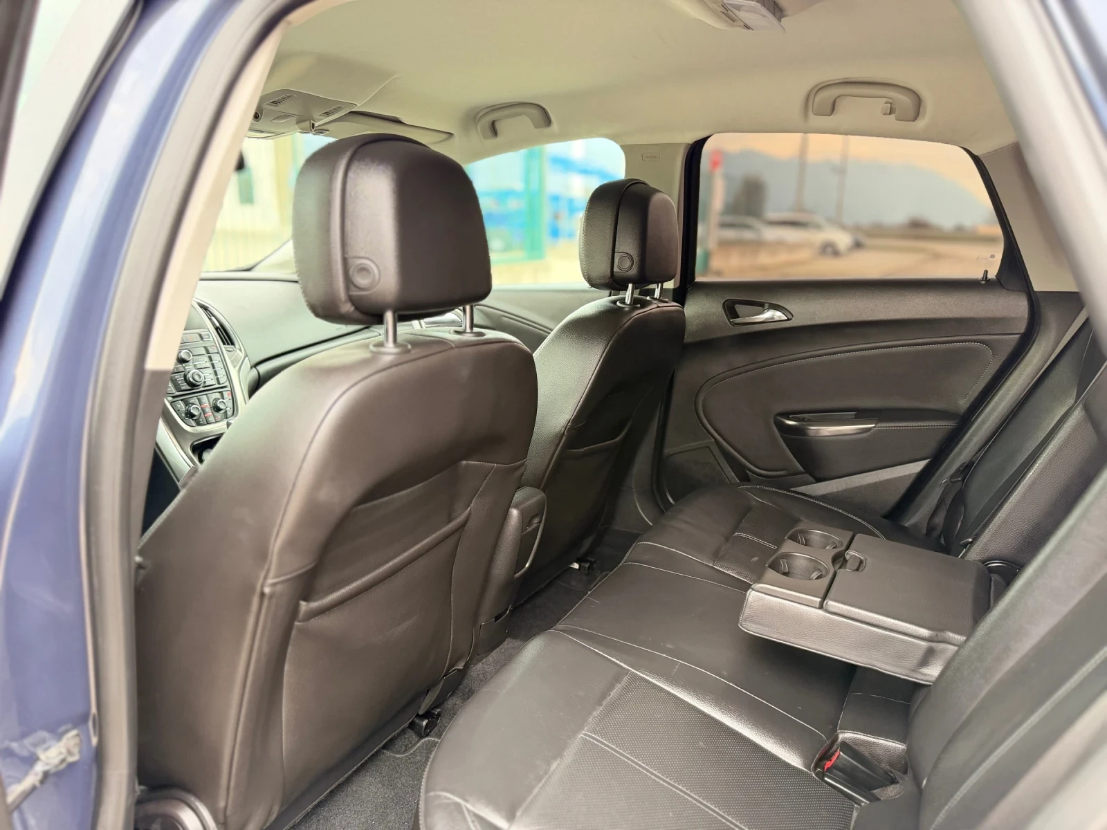 Opel Astra 2.0CDTi~160hp~AVTOMAT~XENON, снимка 17 - Автомобили и джипове - 54011812