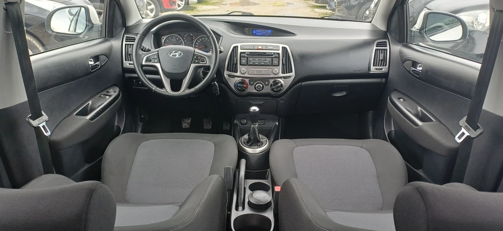 Hyundai I20, снимка 10 - Автомобили и джипове - 54099681