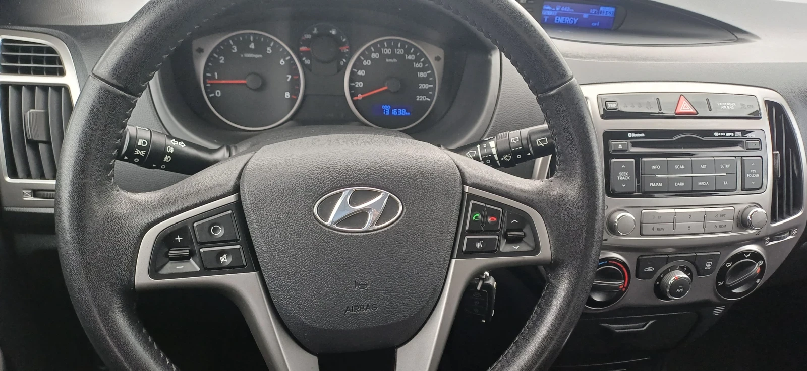 Hyundai I20, снимка 8 - Автомобили и джипове - 54099681