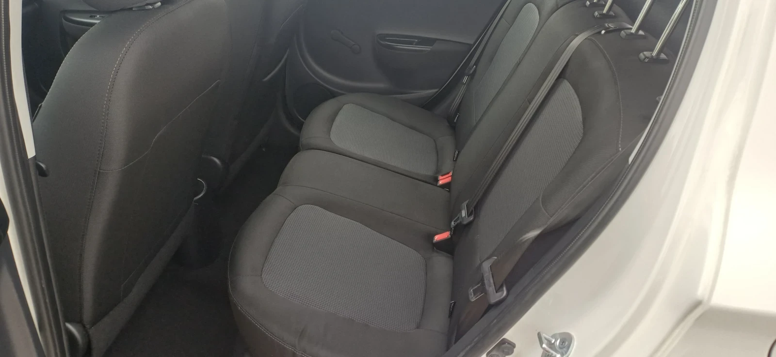 Hyundai I20, снимка 13 - Автомобили и джипове - 54099681