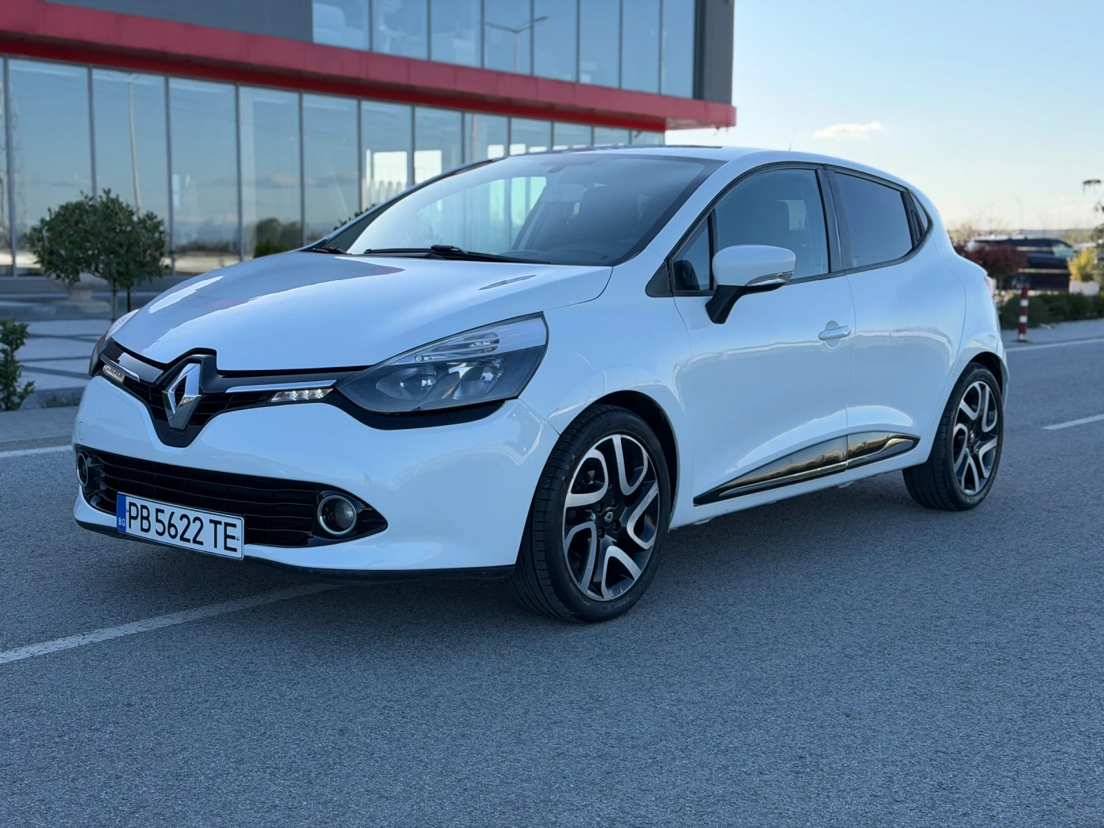 Renault Clio 1.5* Android* Обслужен, снимка 4 - Автомобили и джипове - 54138813