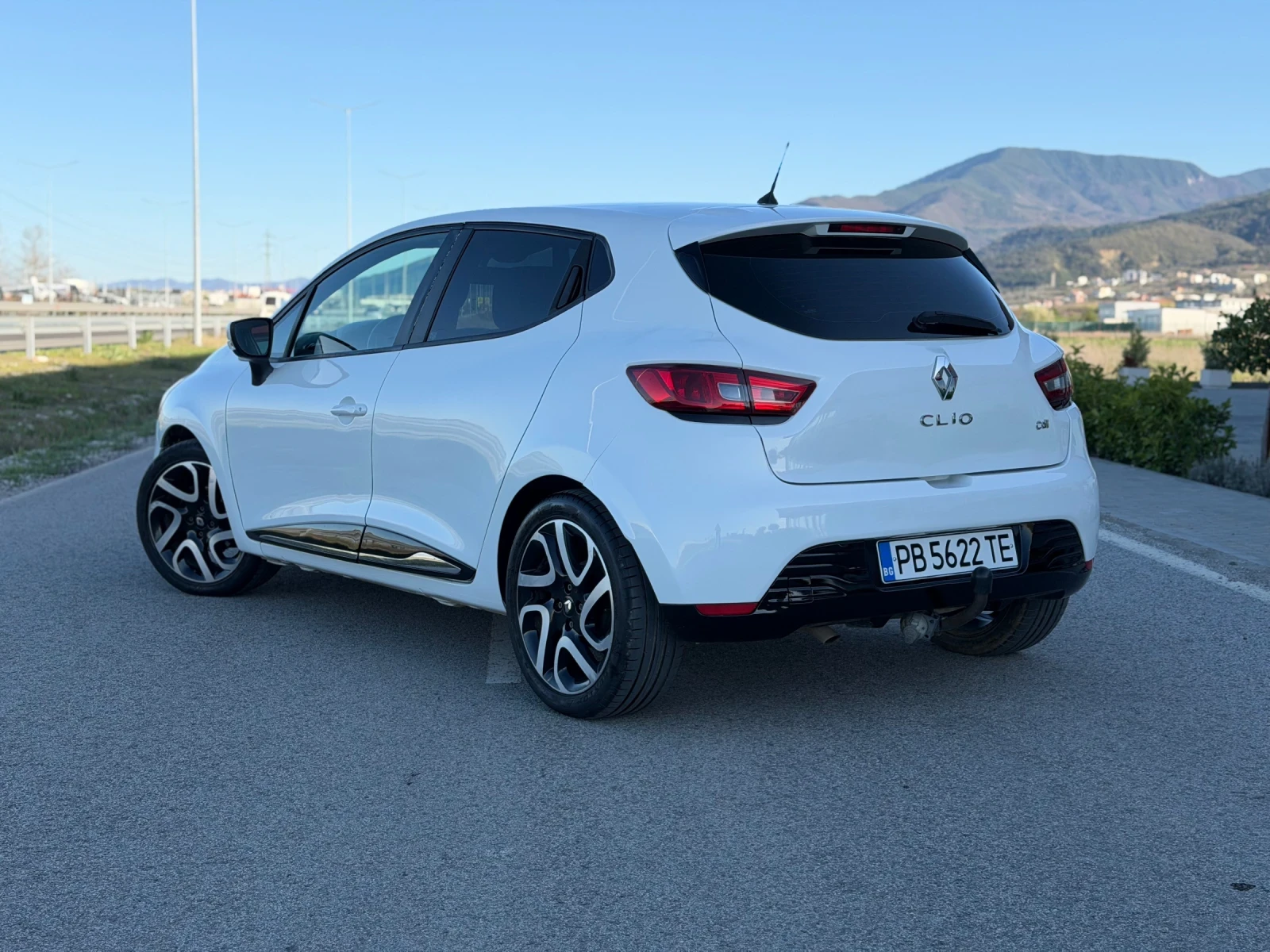 Renault Clio 1.5* Android* Обслужен, снимка 2 - Автомобили и джипове - 54138813
