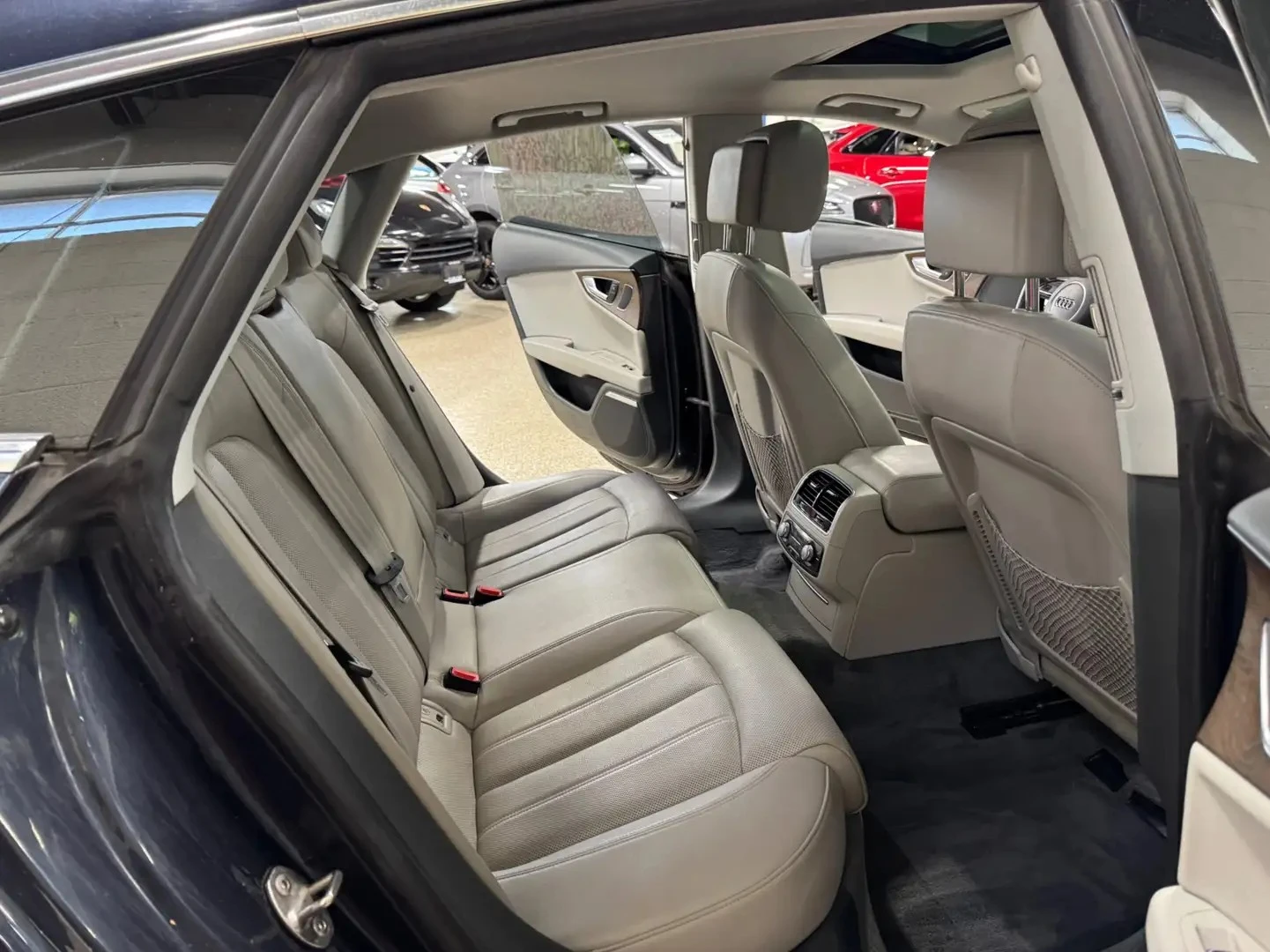 Audi A7 TECHNIK / QUATTRO / BOSE / ОБДУХ / ПОДГРЕВИ       , снимка 10 - Автомобили и джипове - 54421918