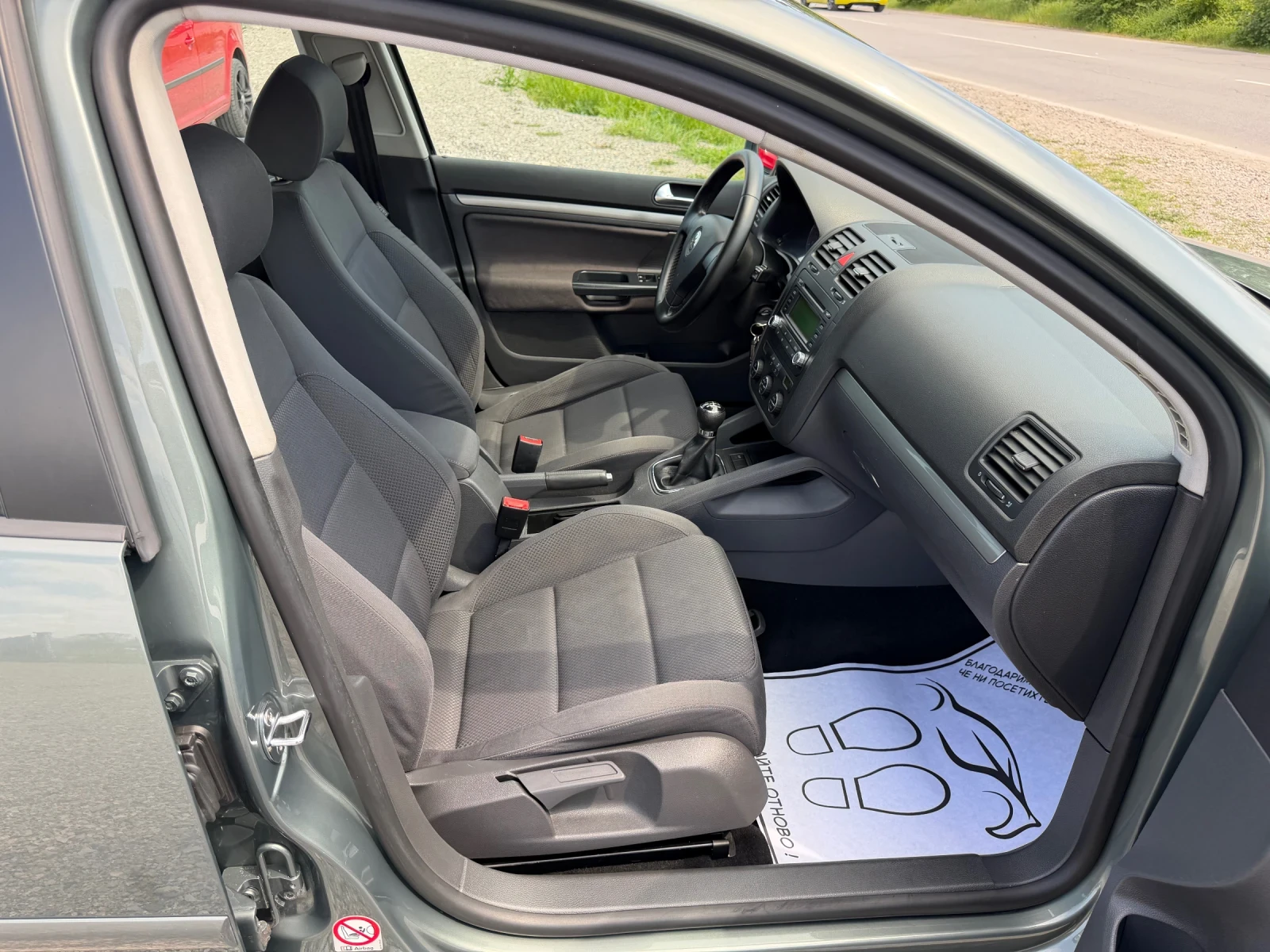 VW Golf 1.9/6 скорости, снимка 13 - Автомобили и джипове - 54452890