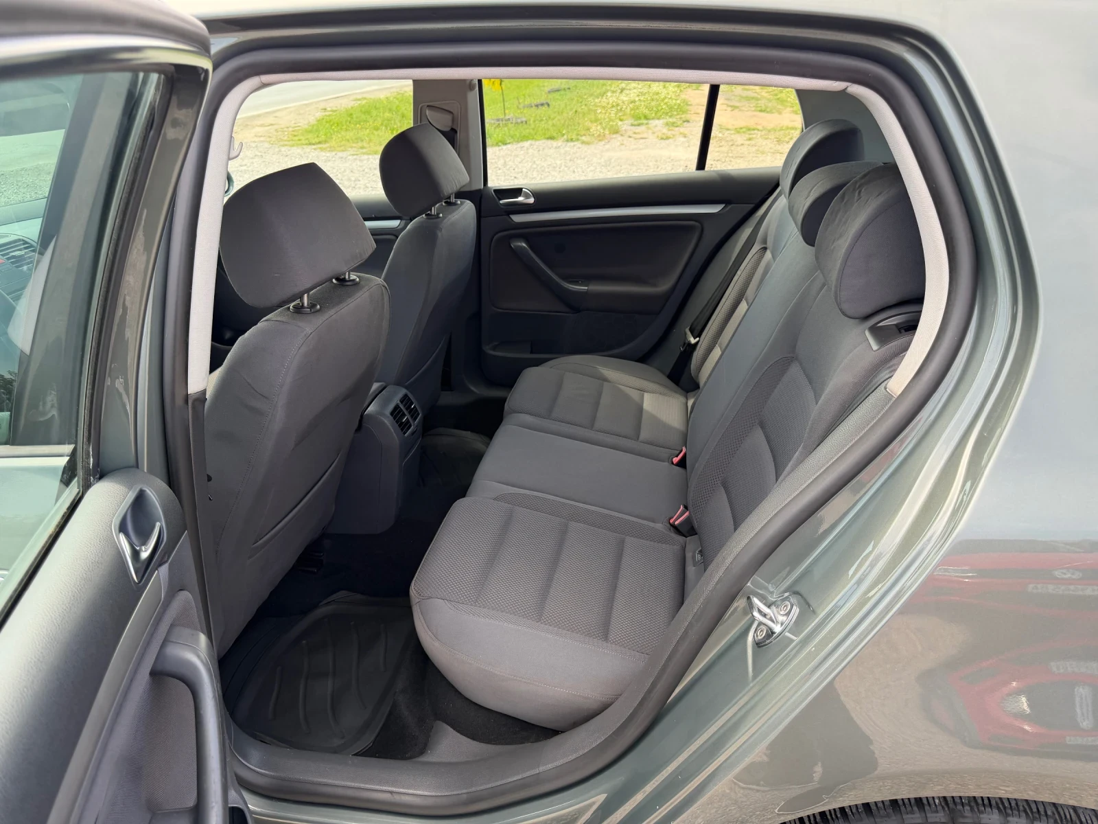 VW Golf 1.9/6 скорости, снимка 12 - Автомобили и джипове - 54452890