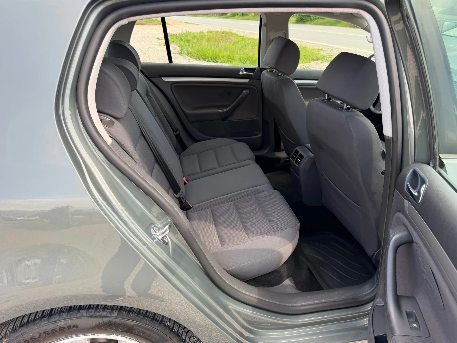 VW Golf 1.9/6 скорости, снимка 15 - Автомобили и джипове - 54452890
